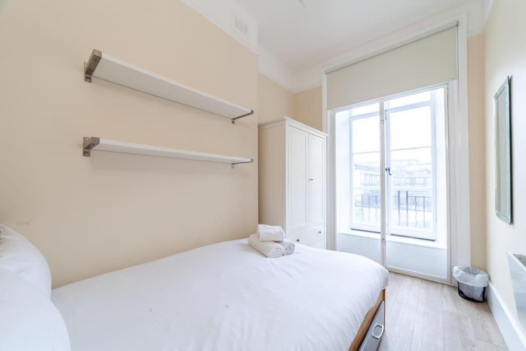 Spacious & Central 3-Bed Flat By Popular Waterloo! London Eksteriør billede