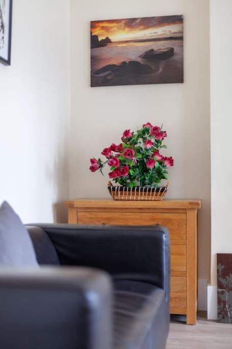 Spacious & Central 3-Bed Flat By Popular Waterloo! London Eksteriør billede