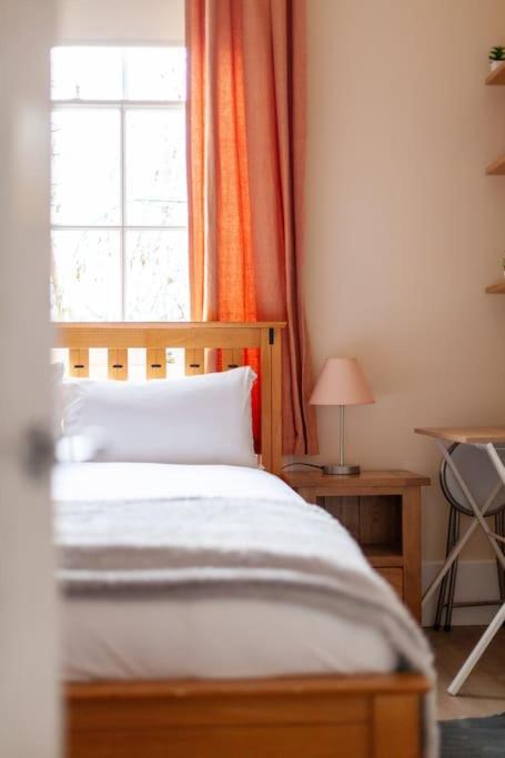 Spacious & Central 3-Bed Flat By Popular Waterloo! London Eksteriør billede